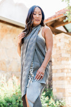 Load image into Gallery viewer, Black & Ivory Luxury Towel/Throw